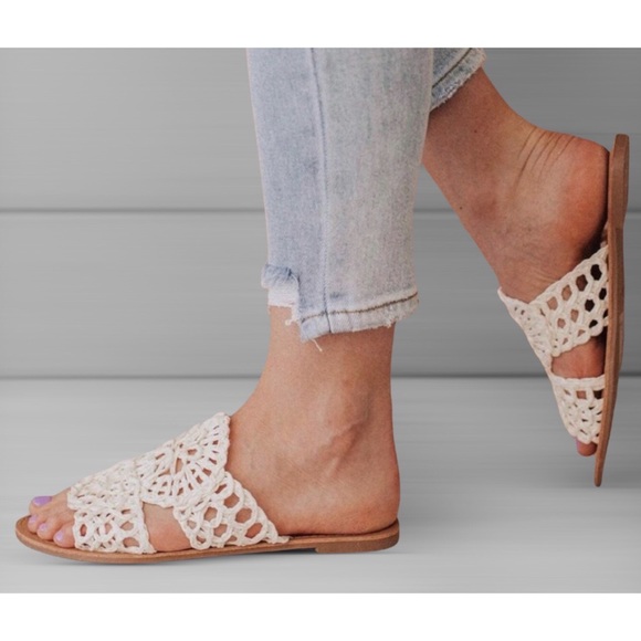 Boho Floral Crochet Raffia Sandal Slides - Picture 6 of 15